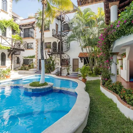 Sweet Studio Downtown With Pool Stepsto Mamitas Beach